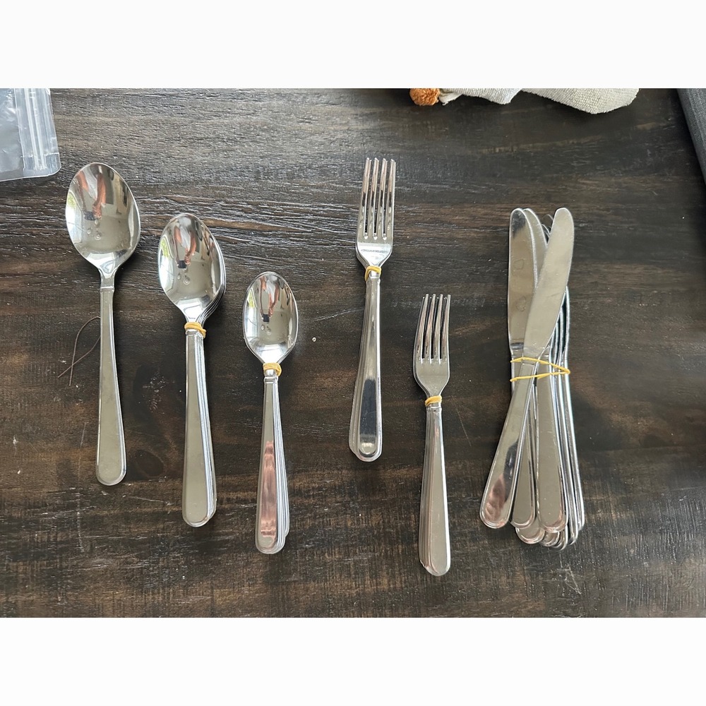 Cambridge Silversmiths Beacon‎ Mirror Stainless Flatware Set 40 Piece serve/8